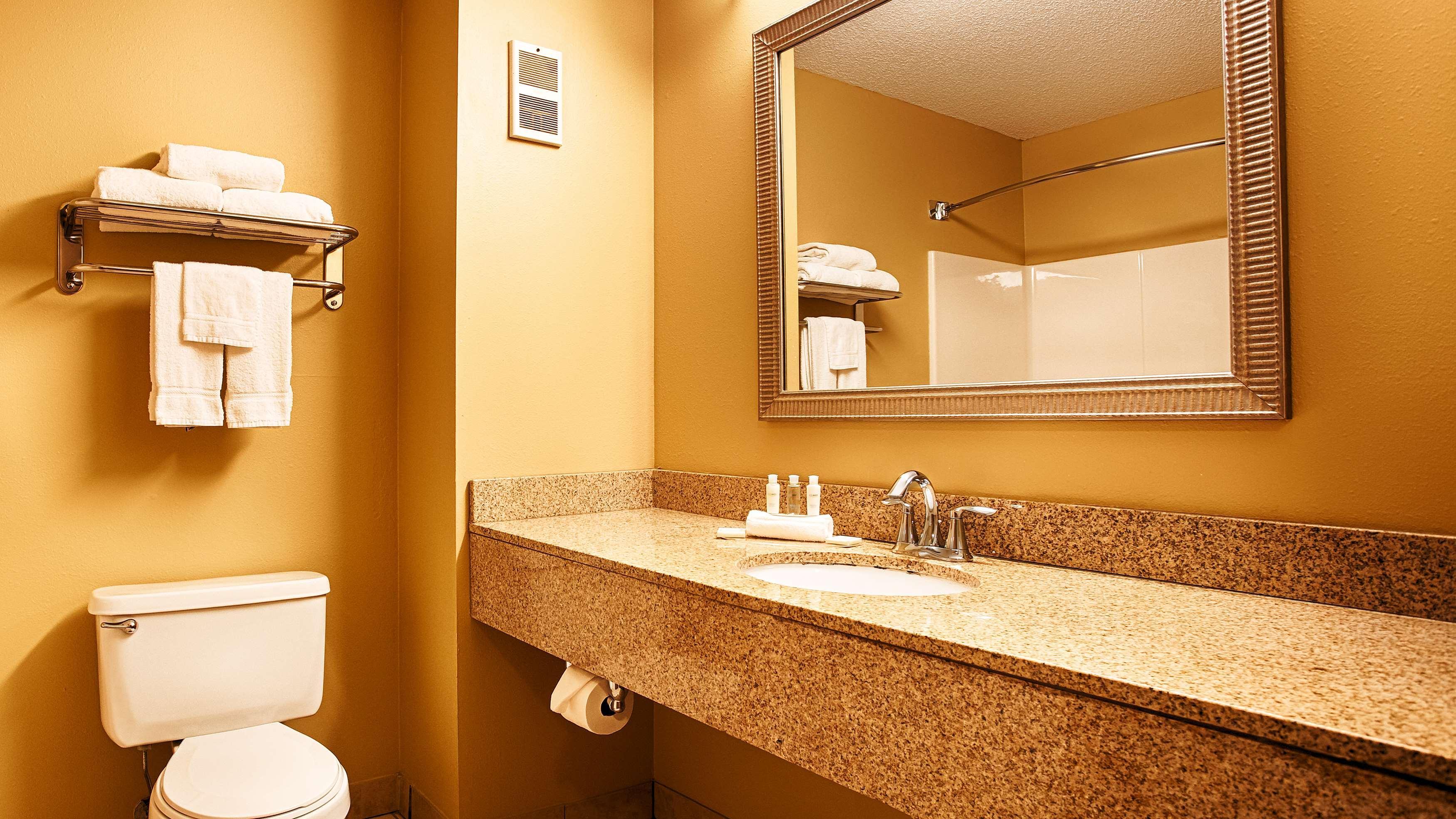 Best Western Plus Executive Inn St. Marys Экстерьер фото