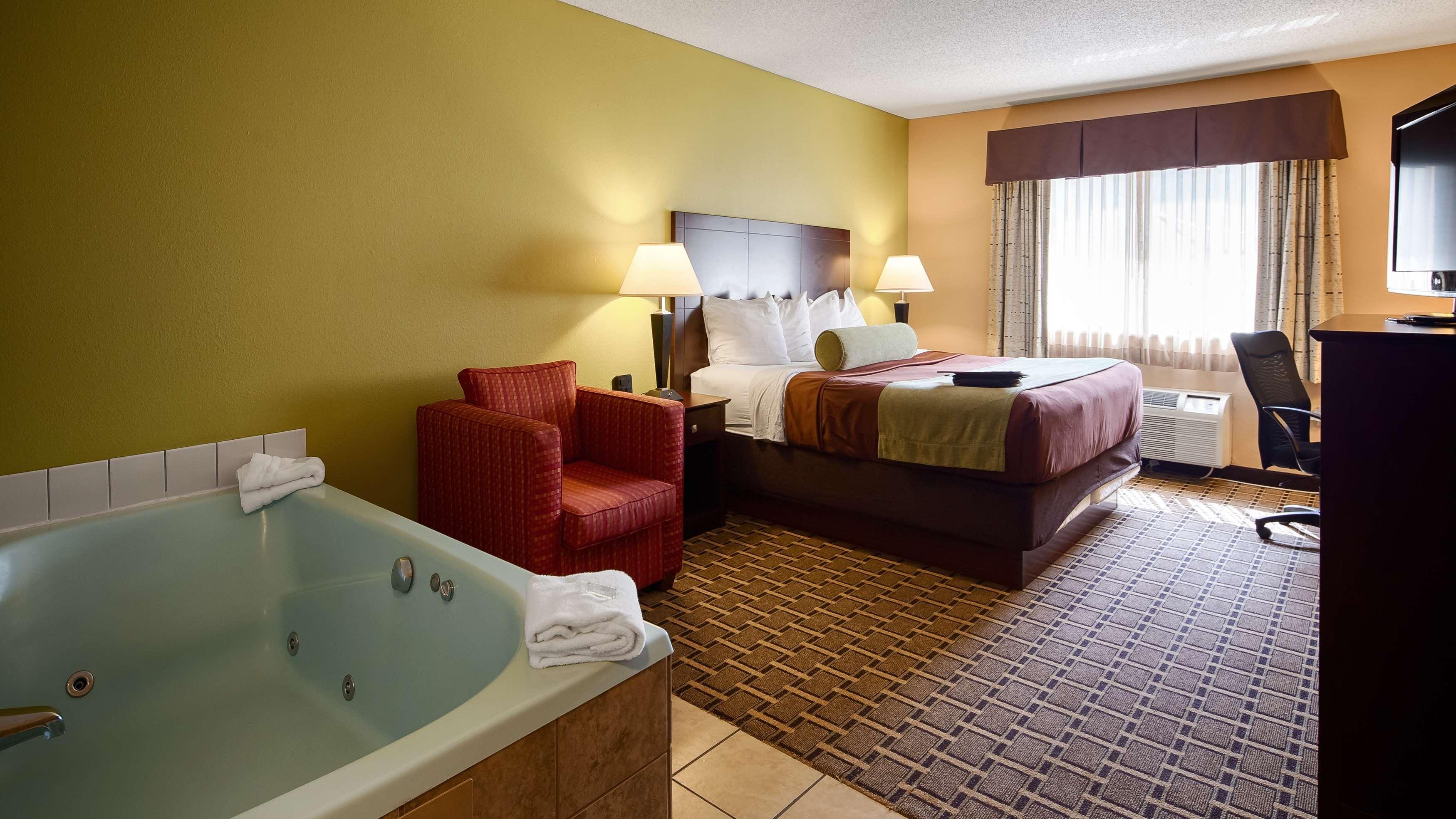 Best Western Plus Executive Inn St. Marys Экстерьер фото
