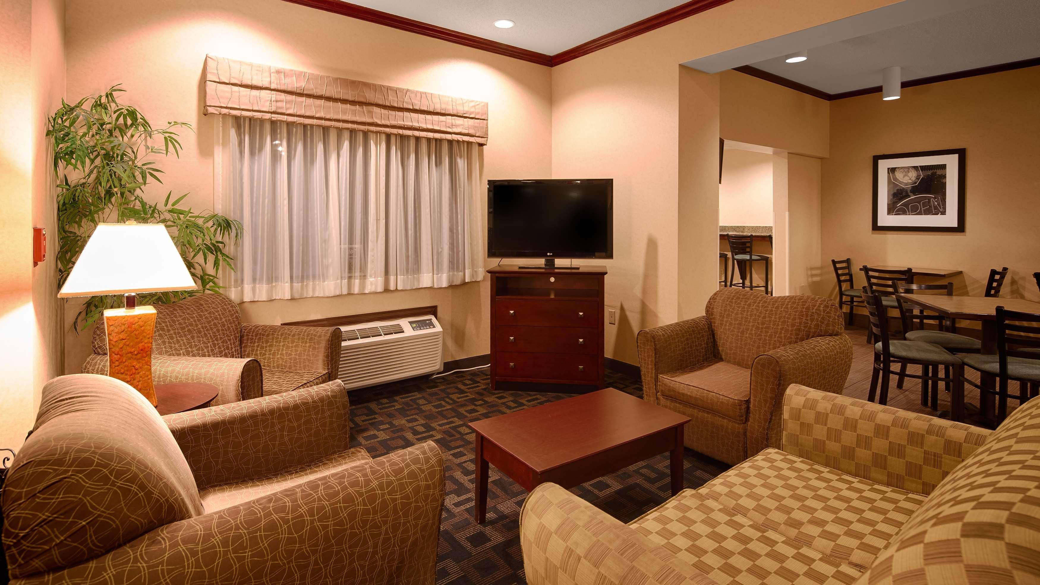 Best Western Plus Executive Inn St. Marys Экстерьер фото